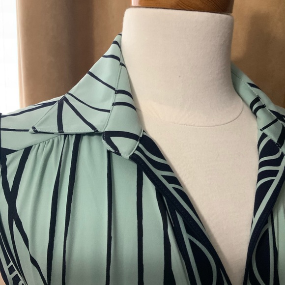 Women’s Dress - Picture 2 of 5